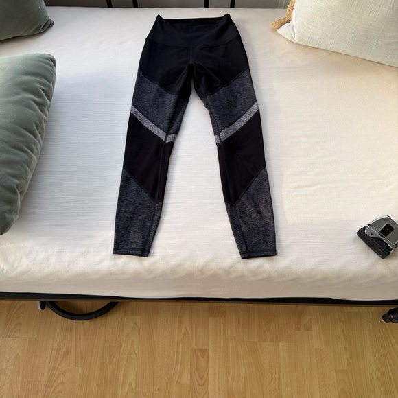 Alosoft High-Waist Lounge Legging - Picture 2 of 6